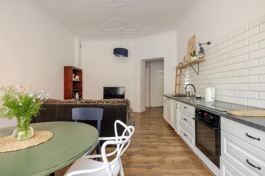 Apartament Rozeta Centrum 6Os Legnica Bagian luar foto