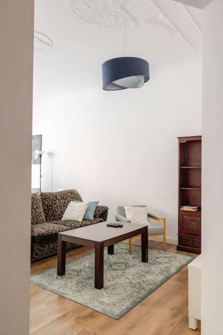 Apartament Rozeta Centrum 6Os Legnica Bagian luar foto