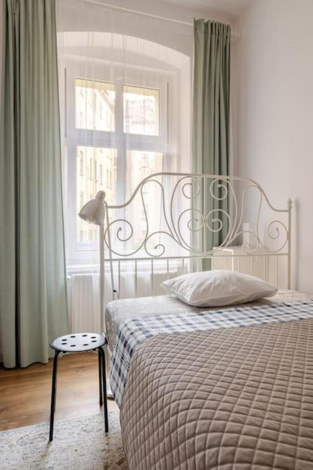 Apartament Rozeta Centrum 6Os Legnica Bagian luar foto