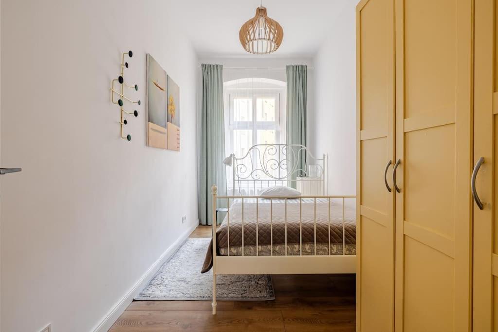 Apartament Rozeta Centrum 6Os Legnica Bagian luar foto