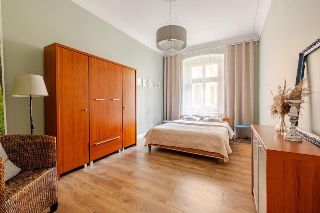 Apartament Rozeta Centrum 6Os Legnica Bagian luar foto